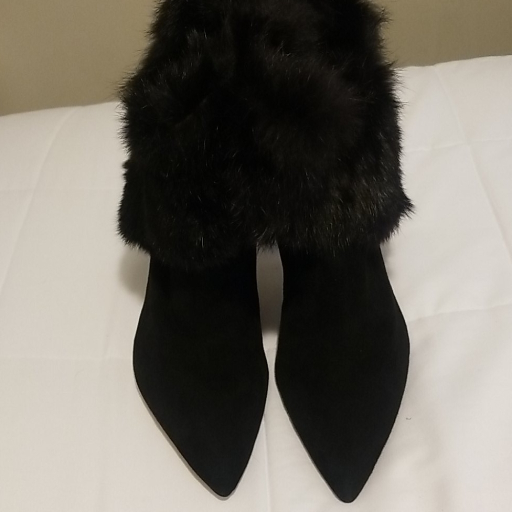 Schutz blk furr ankle boots with zipper SZ 10B